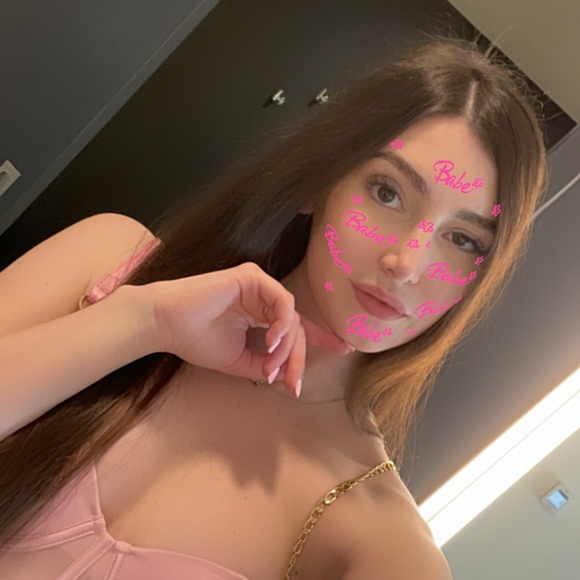 Meet your Posher, Jenna - Picture 1 of 1